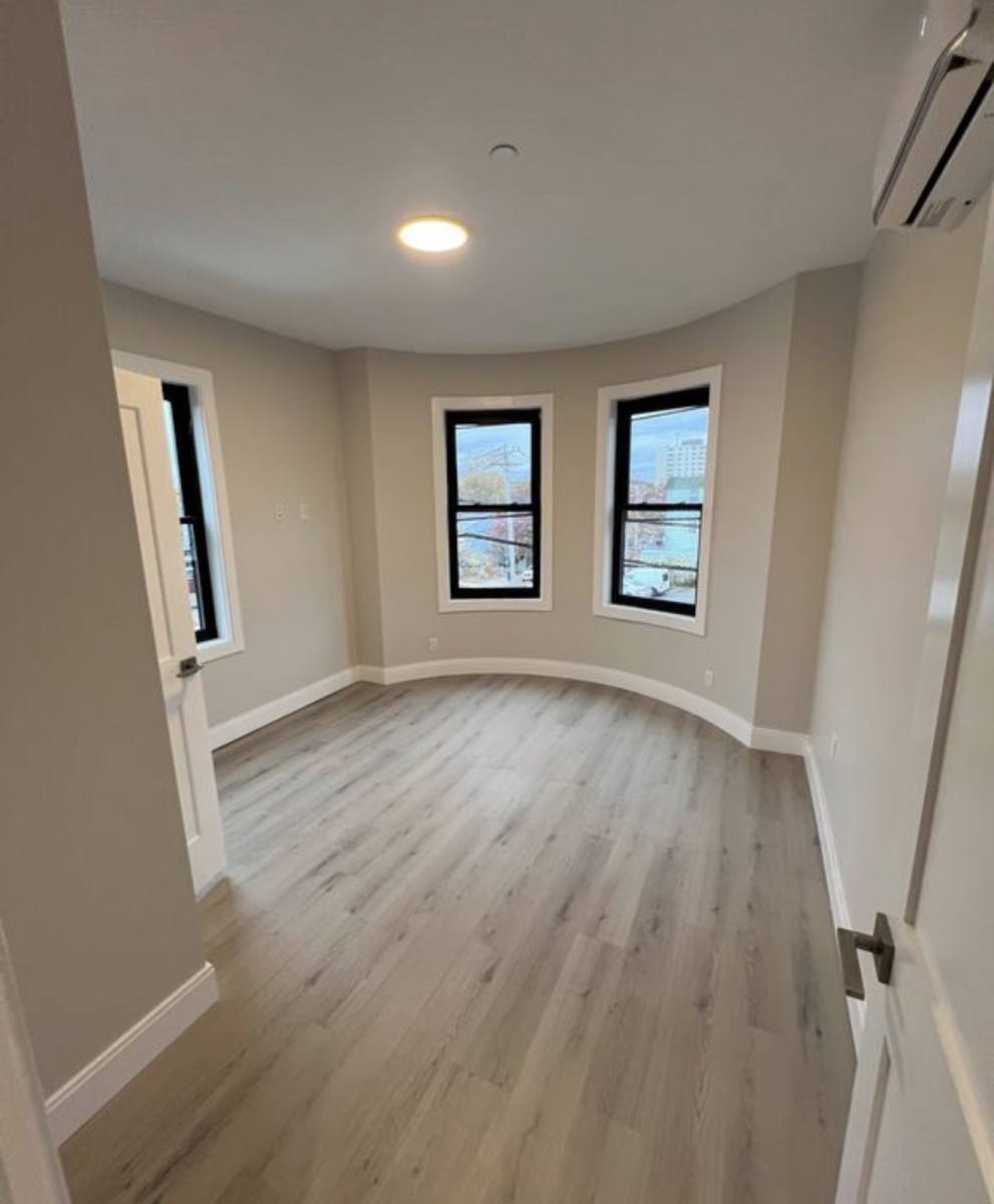 Apartment for rent at 56 Sachem #6, Lynn, MA 01902