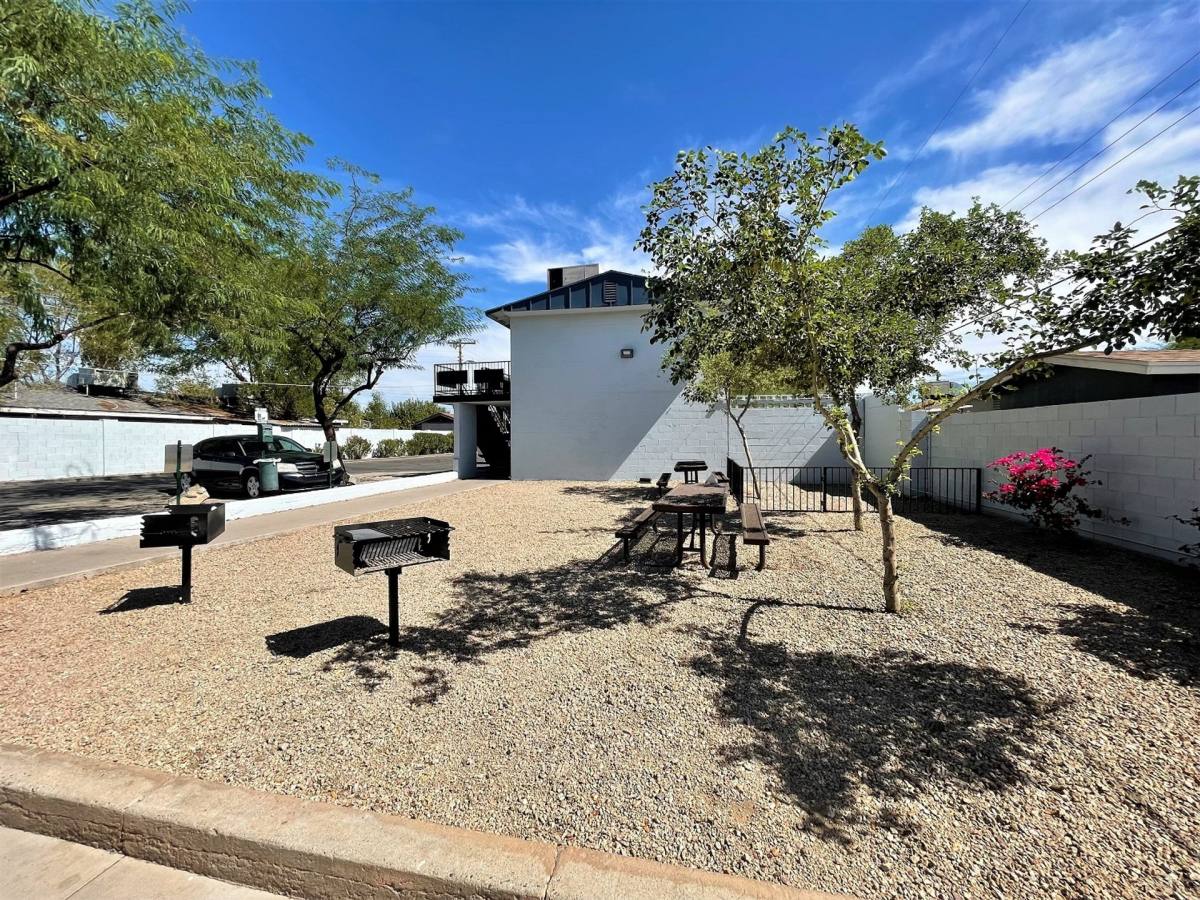 Apartment for rent at 1412 N 35th St, Phoenix, AZ 85008