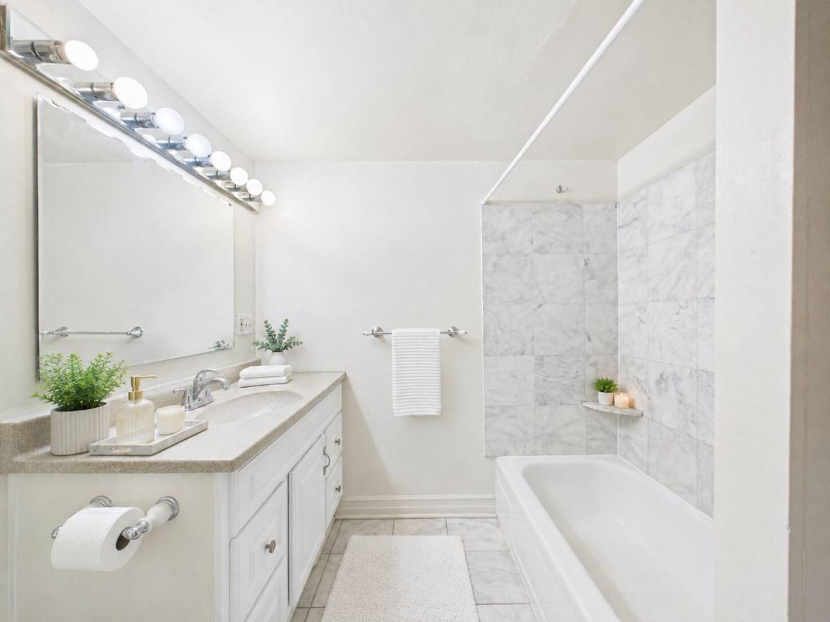 Apartment for rent at 558 N 17th St, Philadelphia, PA 19130