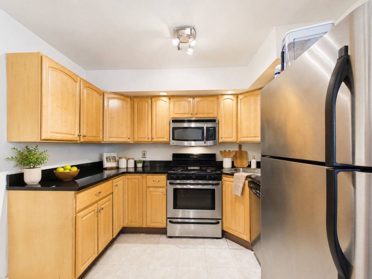 Apartment for rent at 558 N 17th St, Philadelphia, PA 19130