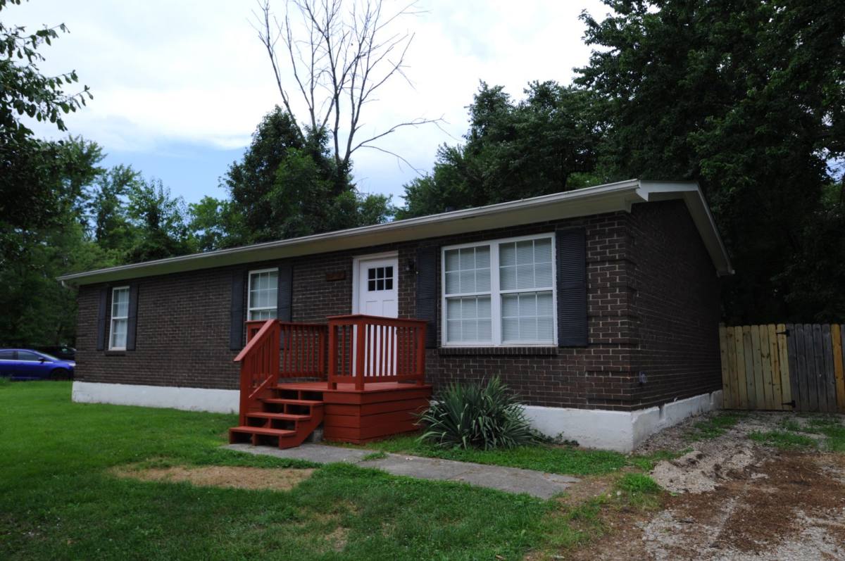 House for rent at 6712 Stana Dr, Louisville, KY 40258