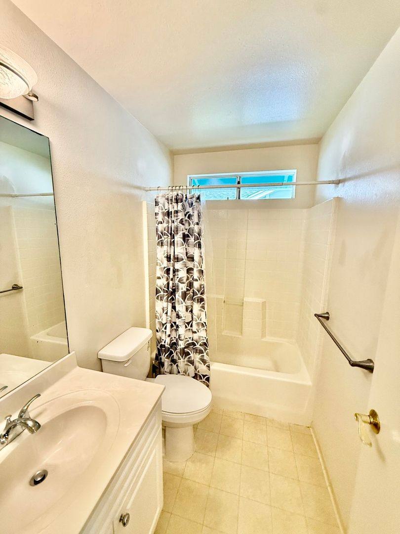 Townhouse for rent at 95-1123 Wikao St #WOODCREEK, Mililani, HI 96789