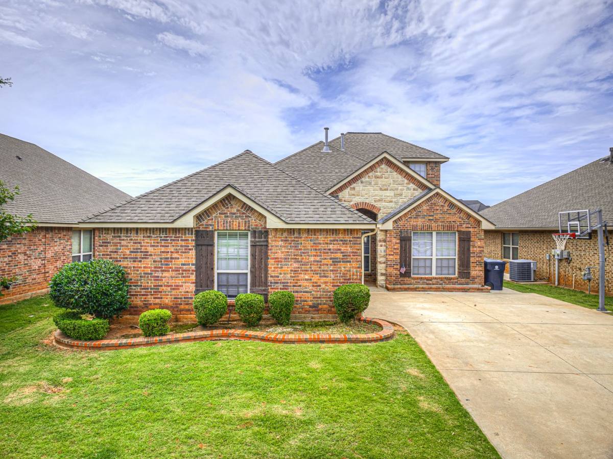 House for rent at 3320 NW 176th St, Edmond, OK 73012