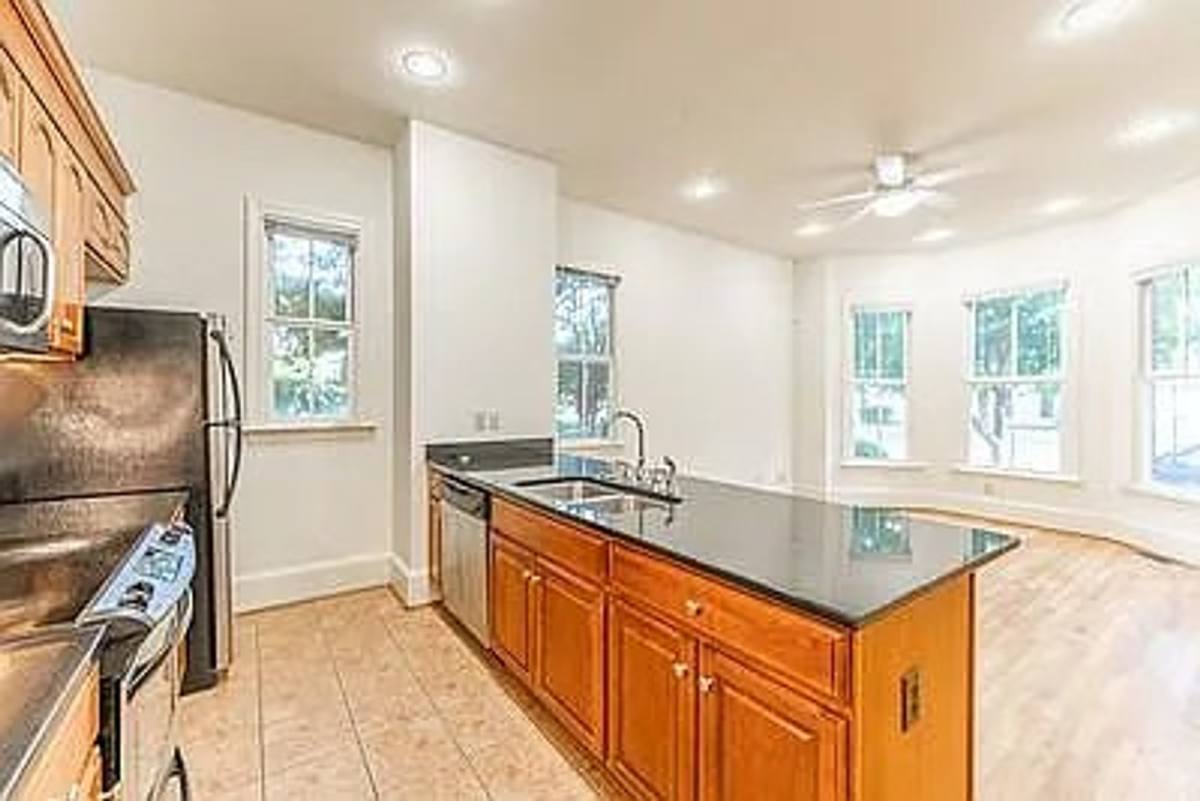 House for rent at 1422 W Cary St, Richmond, VA 23220