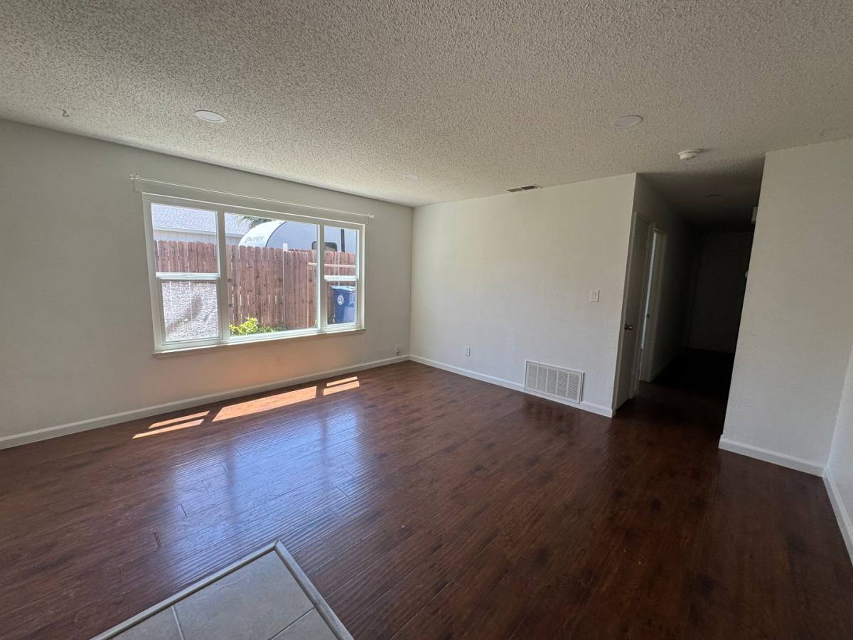 Apartment for rent at 7517 Saint Philomena Way, Citrus Heights, CA 95610