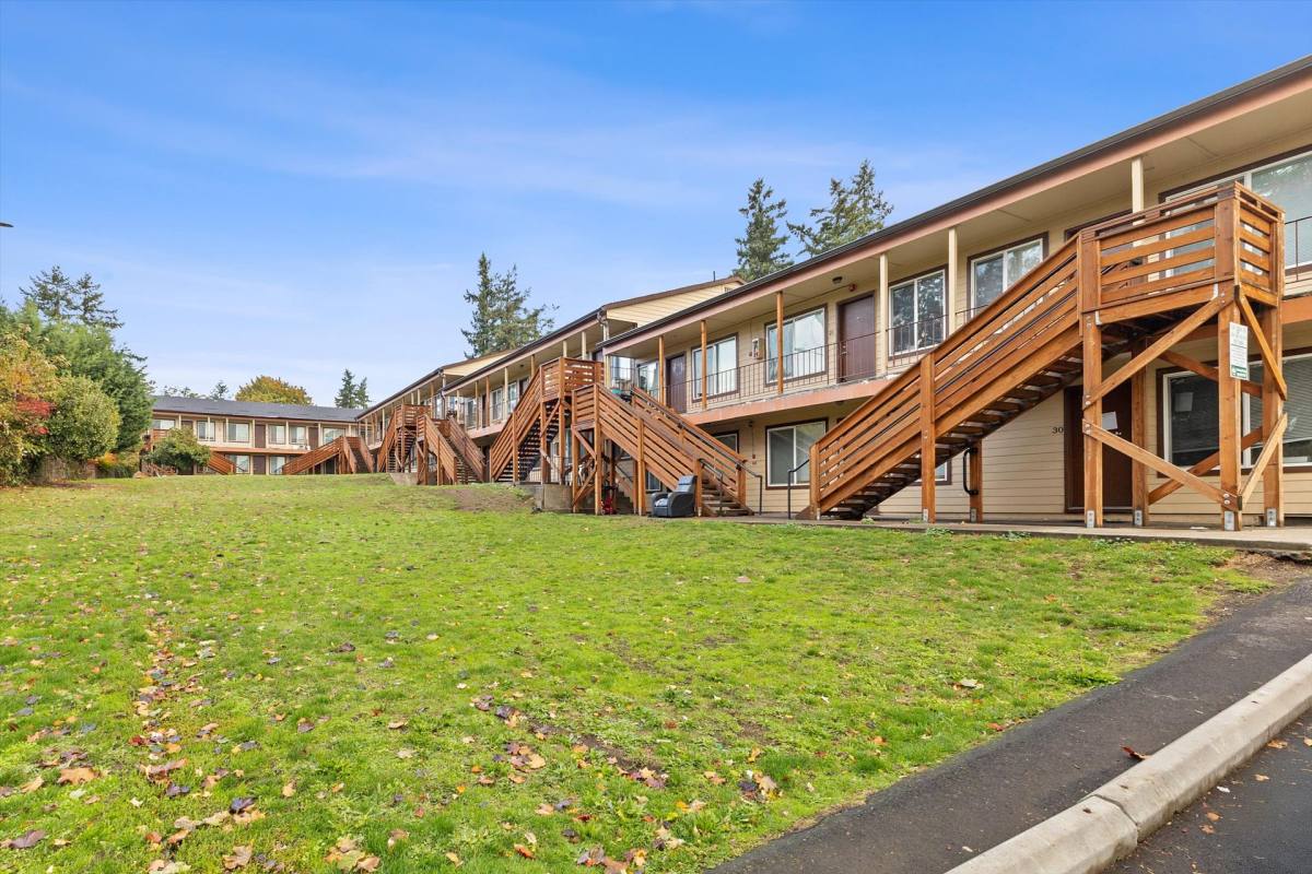 Apartment for rent at 303 SE 126th, Portland, OR 97233
