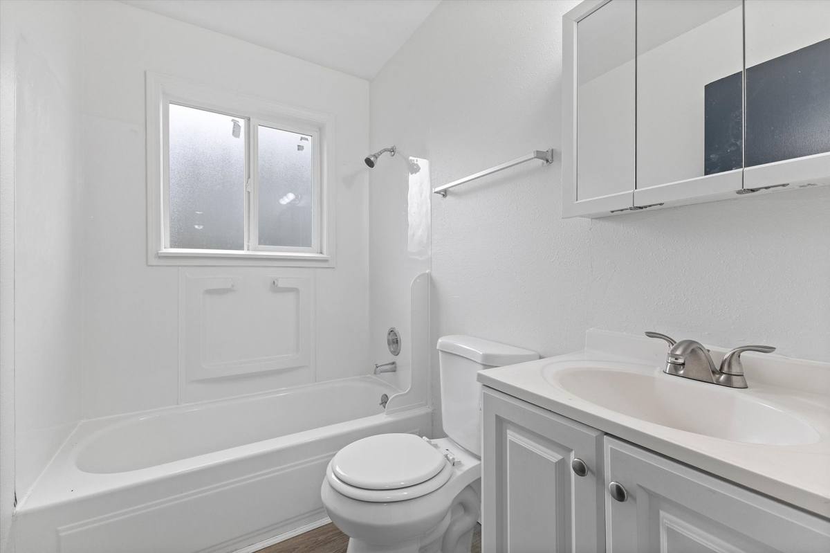 Apartment for rent at 303 SE 126th, Portland, OR 97233