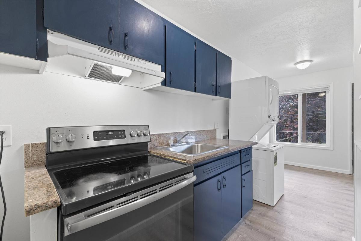 Apartment for rent at 303 SE 126th, Portland, OR 97233