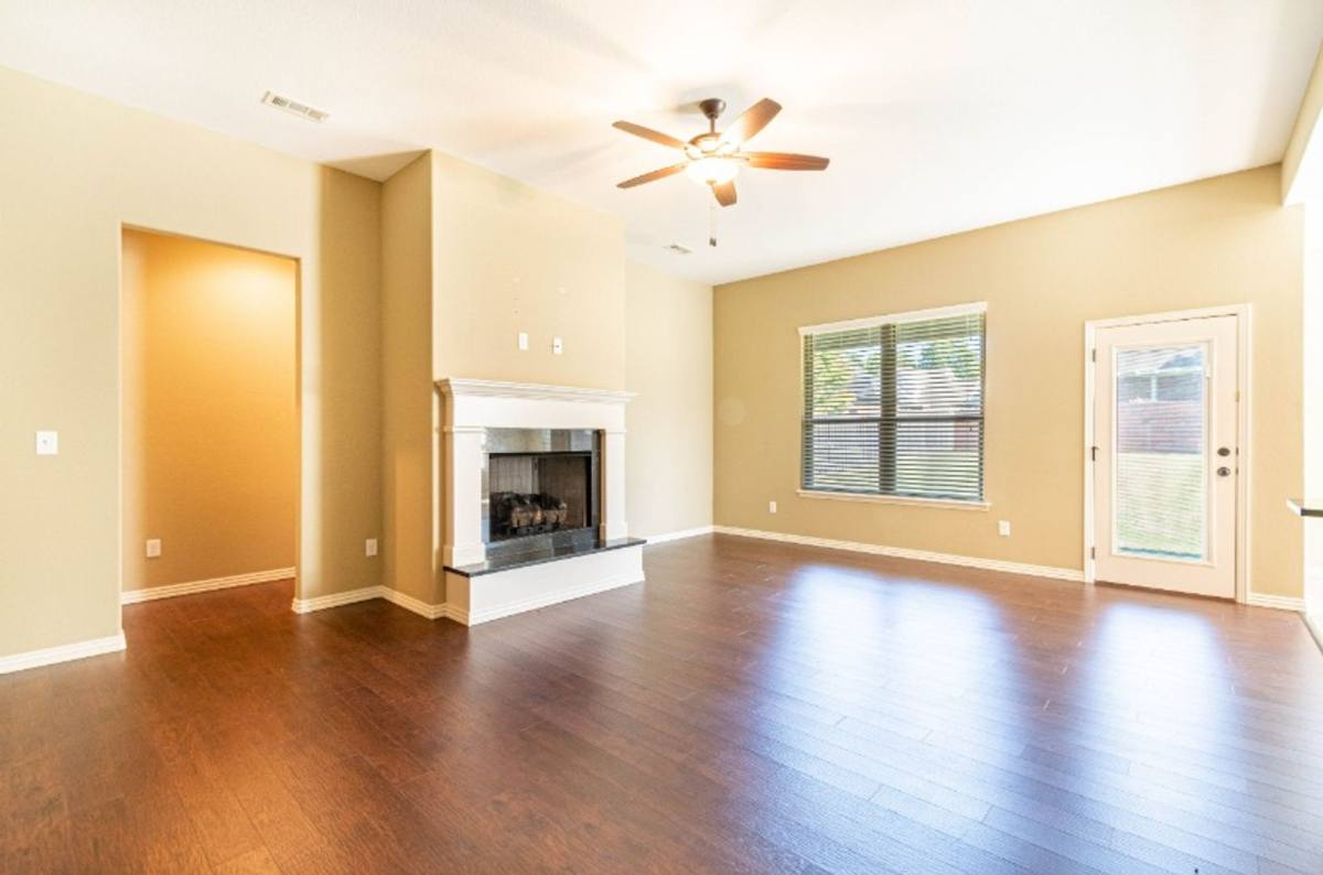 Apartment for rent at 4870 N Castlewood Lane, Springdale, AR 72764