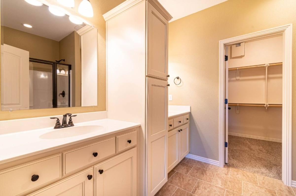 Apartment for rent at 4870 N Castlewood Lane, Springdale, AR 72764