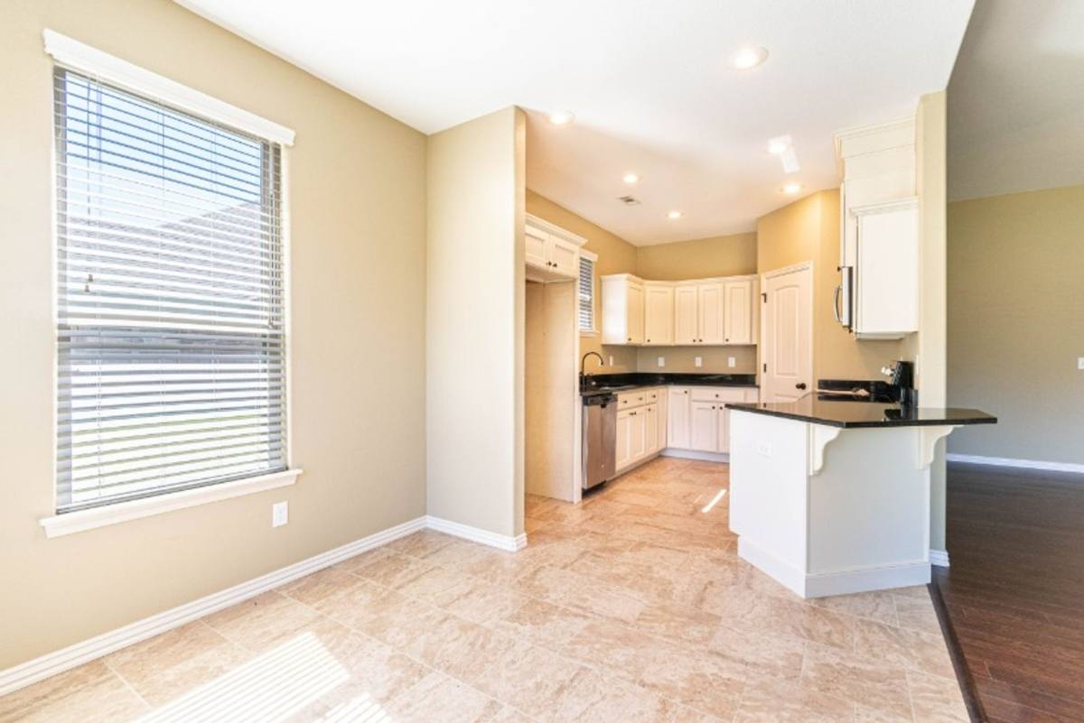 Apartment for rent at 4870 N Castlewood Lane, Springdale, AR 72764
