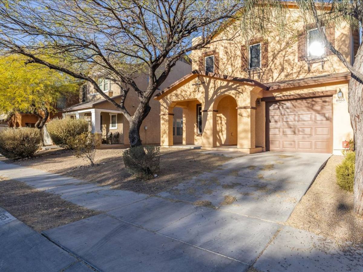 House for rent at 6965 S Lady Thumb Lane, Tucson, AZ 85756