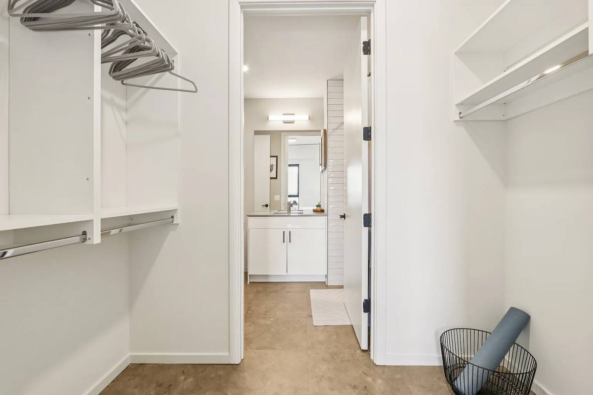 Apartment for rent at 1220 W Jackson #919, Chicago, IL 60607