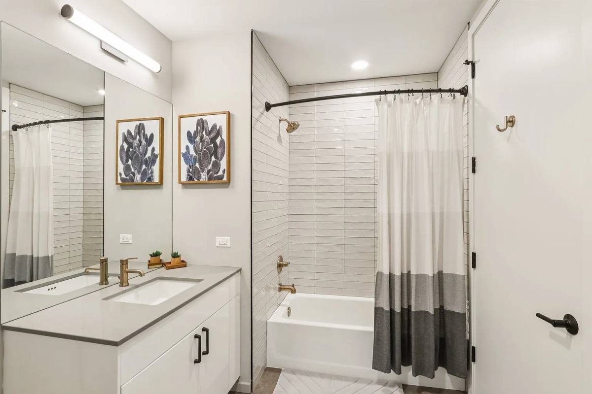 Apartment for rent at 1220 W Jackson #919, Chicago, IL 60607