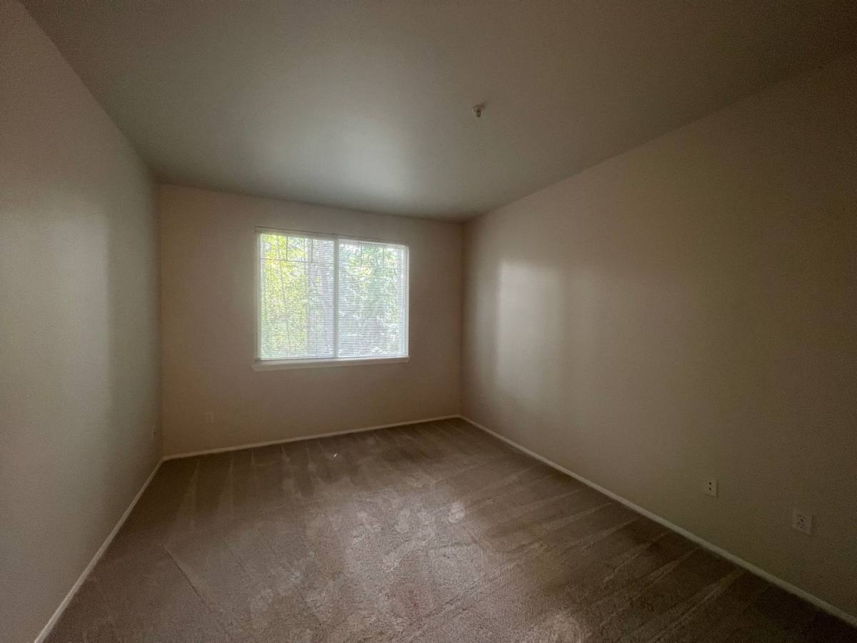 Condo for rent at 12712 Admiralty Way, Everett, WA 98204