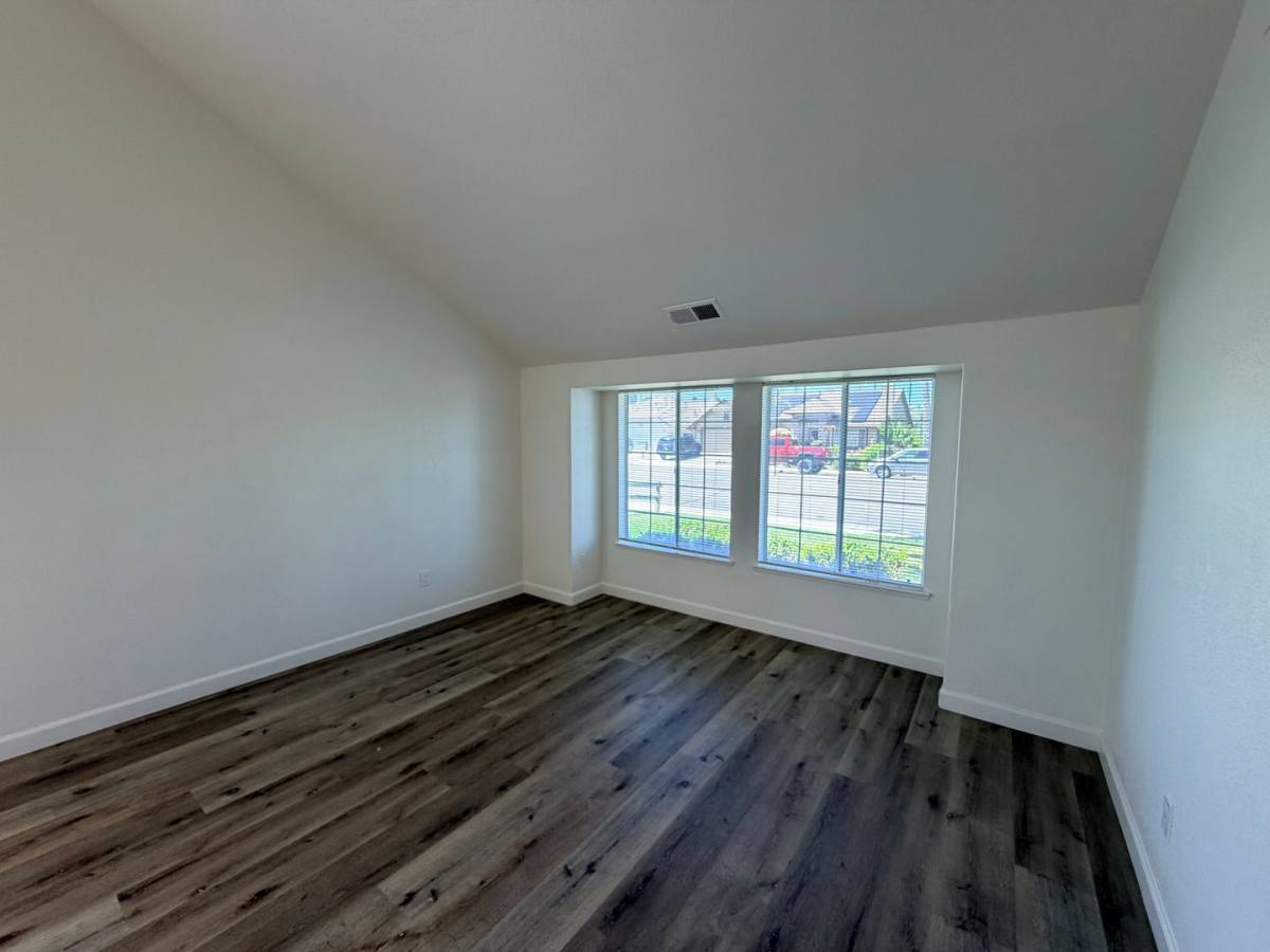 House for rent at 1311 Saint Francis Dr, Los Banos, CA 93635
