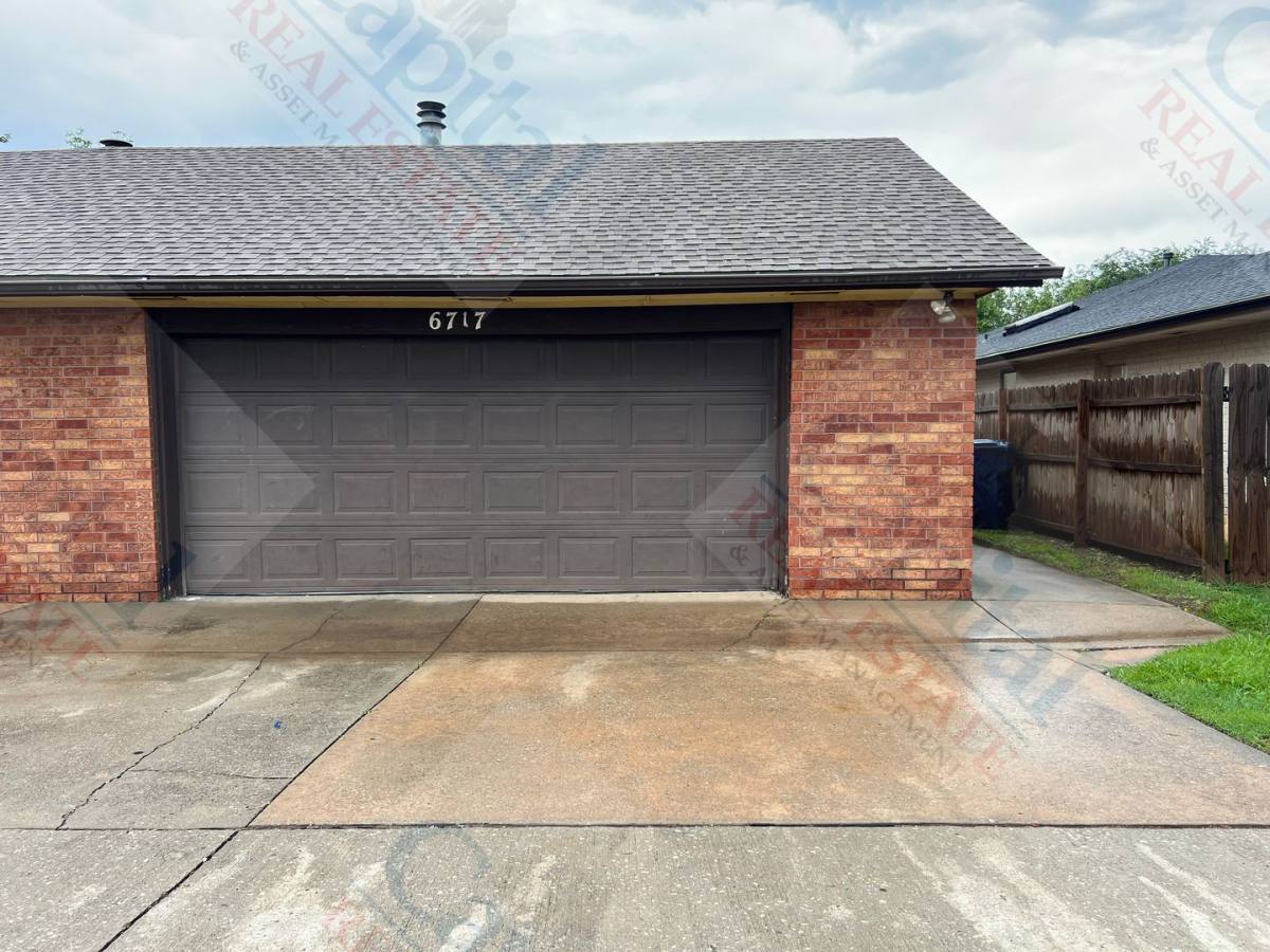 Townhouse for rent at 6717 W Britton Rd, Oklahoma City, OK 73132