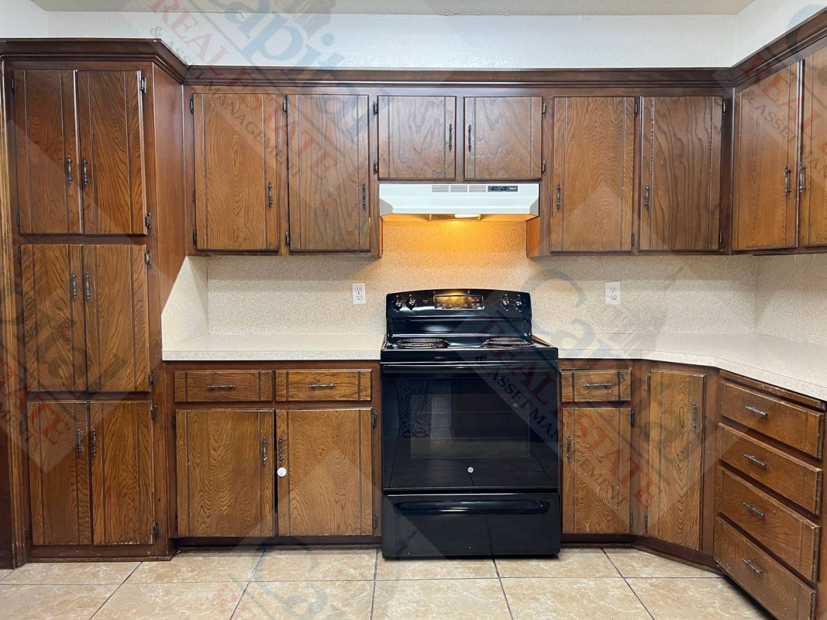 Townhouse for rent at 6717 W Britton Rd, Oklahoma City, OK 73132