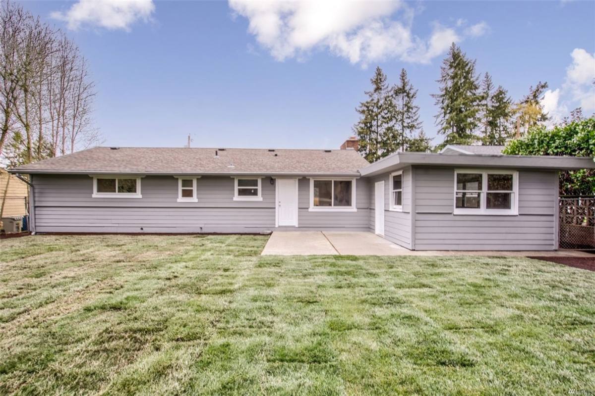 House for rent at 2633 NE 23rd St, Renton, WA 98056