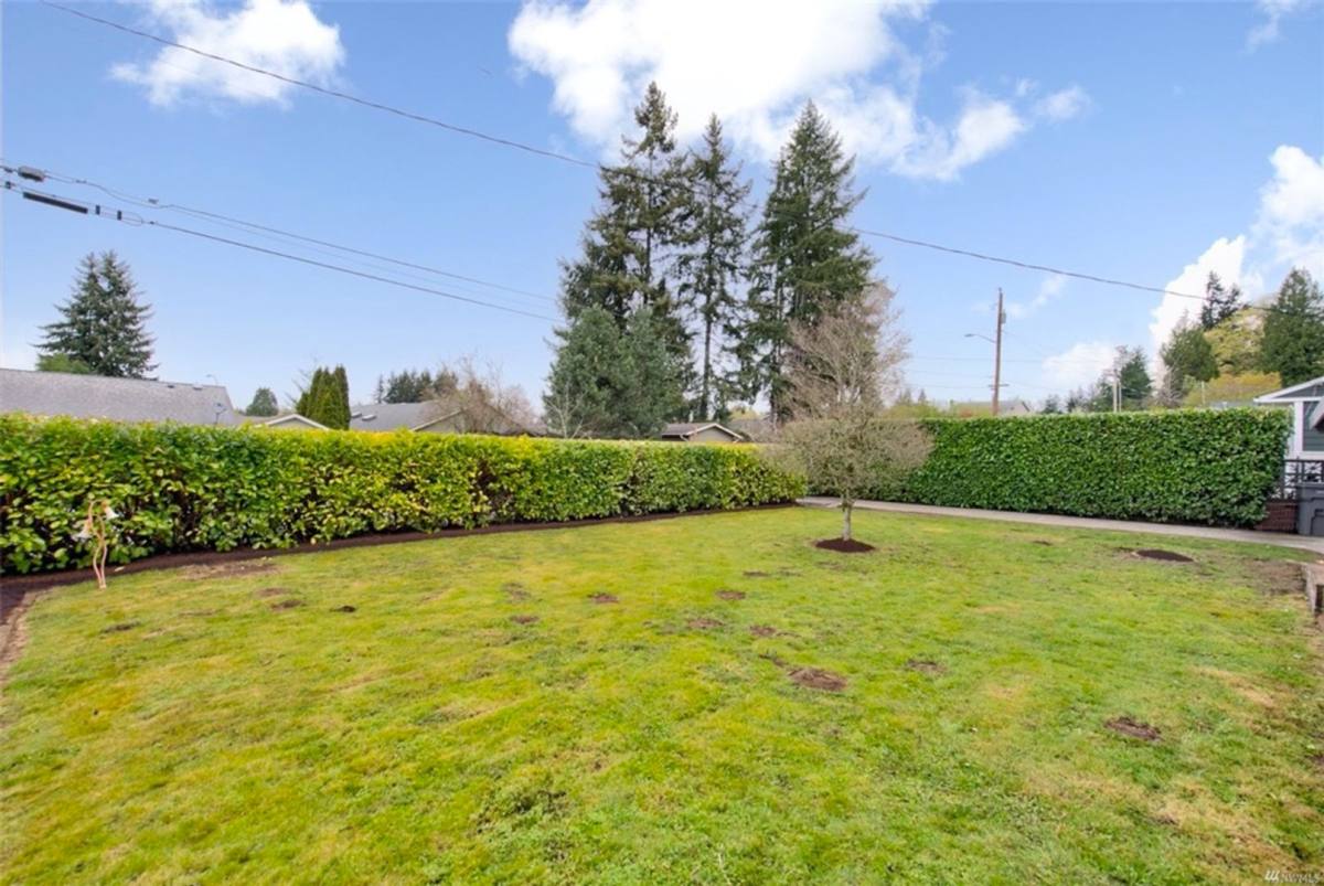 House for rent at 2633 NE 23rd St, Renton, WA 98056
