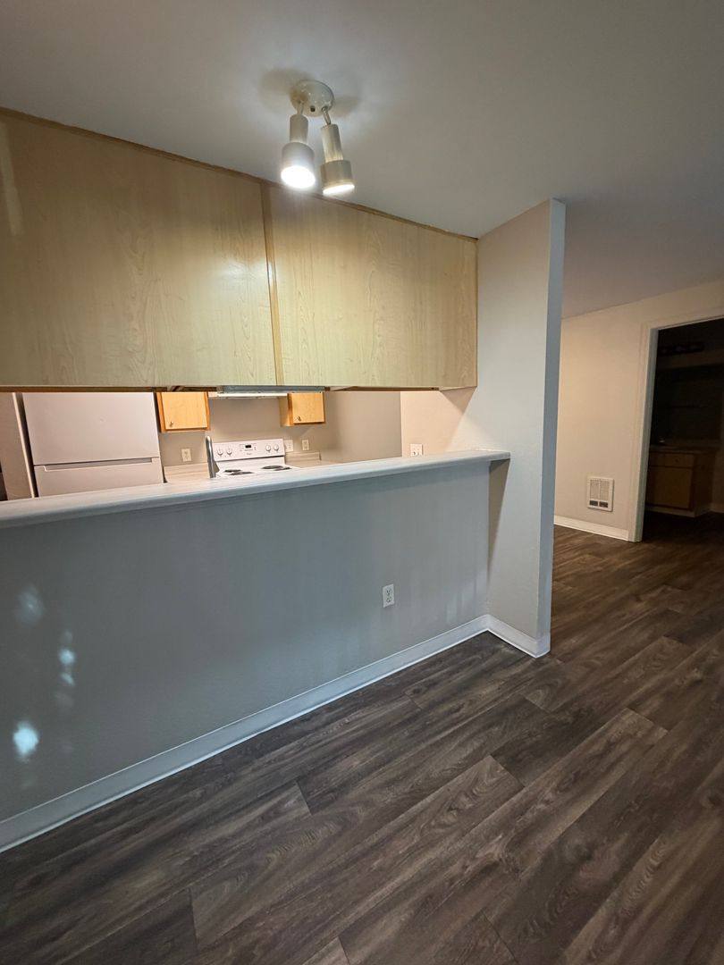 Apartment for rent at 16916 SE Powell Blvd, Portland, OR 97236