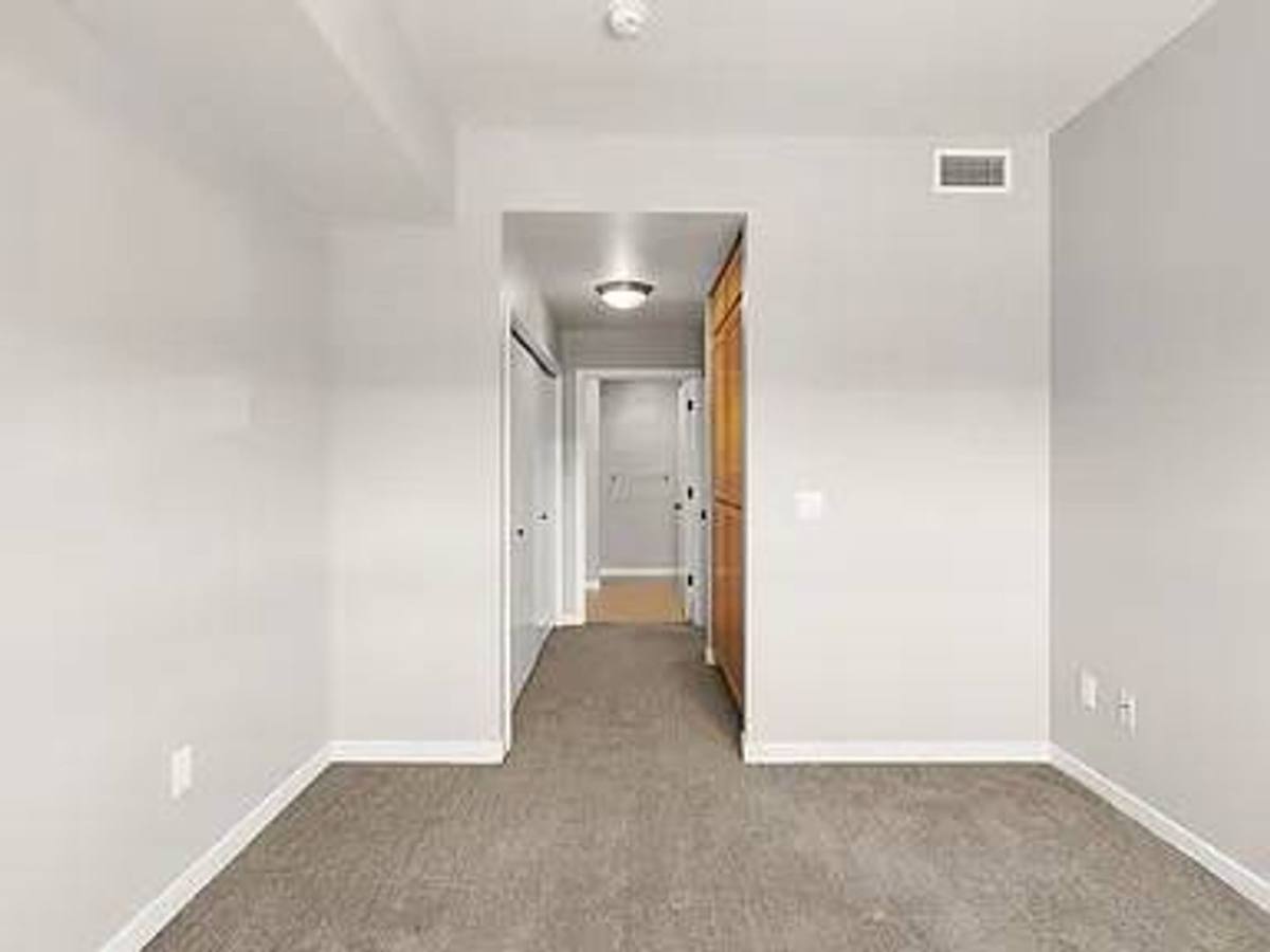 Apartment for rent at 1127 Broadway St NE, Salem, OR 97301