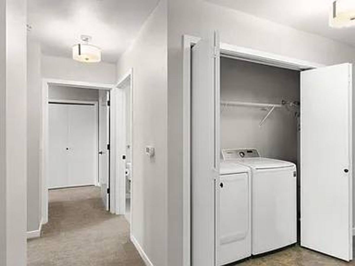 Apartment for rent at 1127 Broadway St NE, Salem, OR 97301