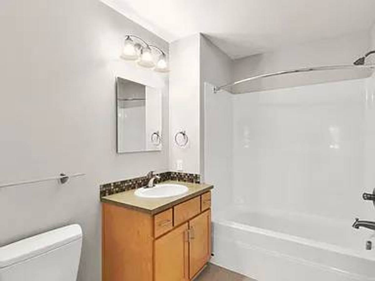 Apartment for rent at 1127 Broadway St NE, Salem, OR 97301