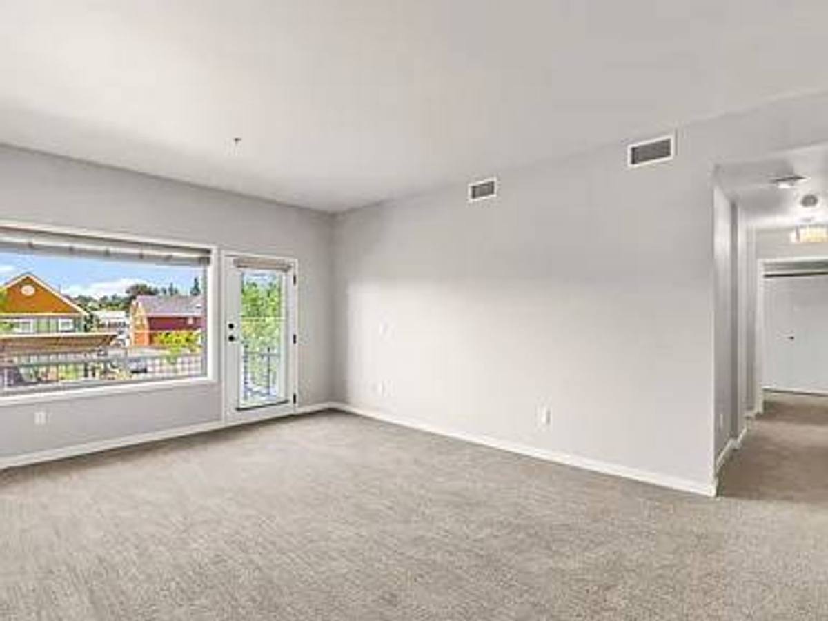 Apartment for rent at 1127 Broadway St NE, Salem, OR 97301