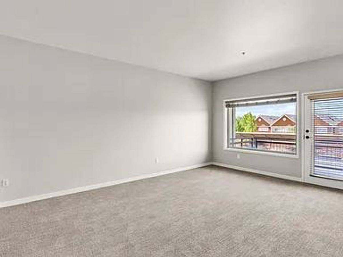 Apartment for rent at 1127 Broadway St NE, Salem, OR 97301