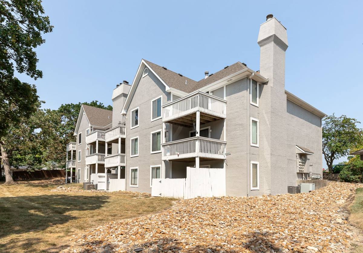 Condo for rent at 5870 Park #9, Shawnee, KS 66216