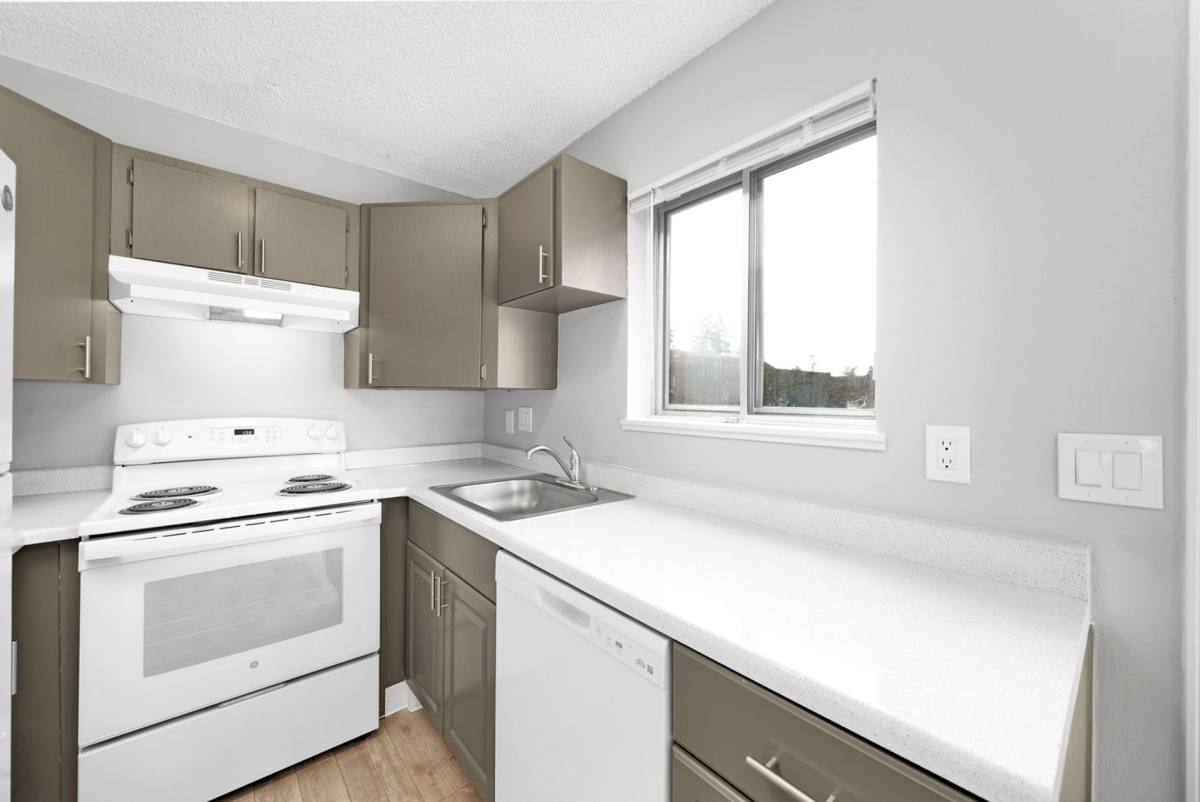 Townhouse for rent at 13210 SE Division St, Portland, OR 97236