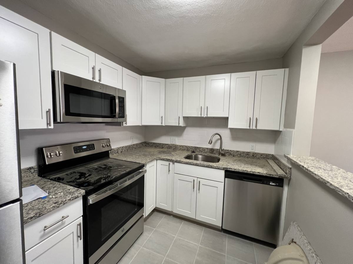 Apartment for rent at 268 Grove St #10D, Auburndale, MA 02466