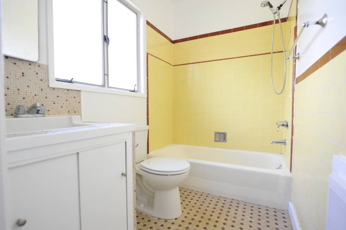 Apartment for rent at 925 Manzanita St, Los Angeles, CA 90029