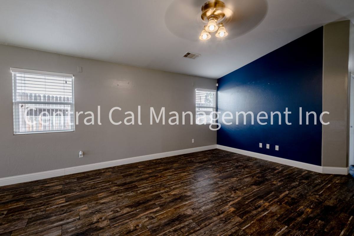 House for rent at 9912 Grand View Summit Dr, Bakersfield, CA 93311
