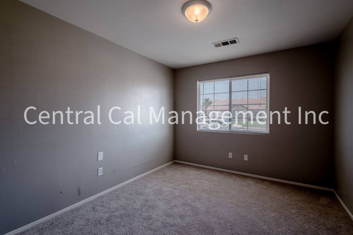 House for rent at 9912 Grand View Summit Dr, Bakersfield, CA 93311