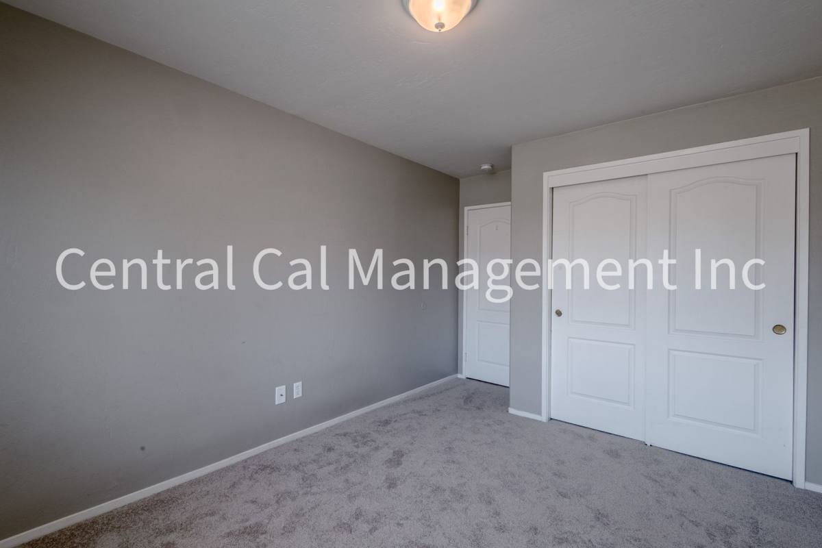 House for rent at 9912 Grand View Summit Dr, Bakersfield, CA 93311