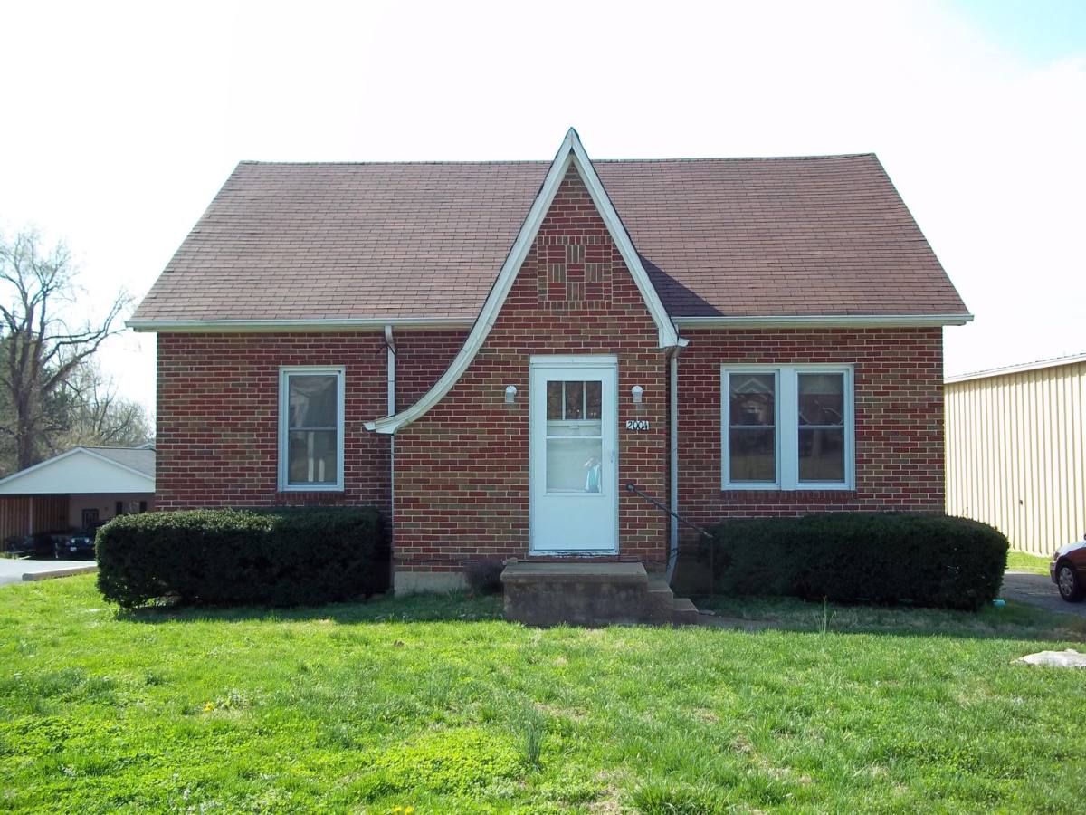 House for rent at 2004 E Fifth St, Washington, MO 63090