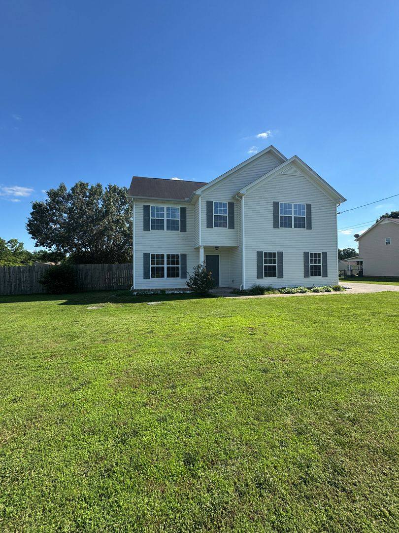 House for rent at 1239 California Dr, Murfreesboro, TN 37129