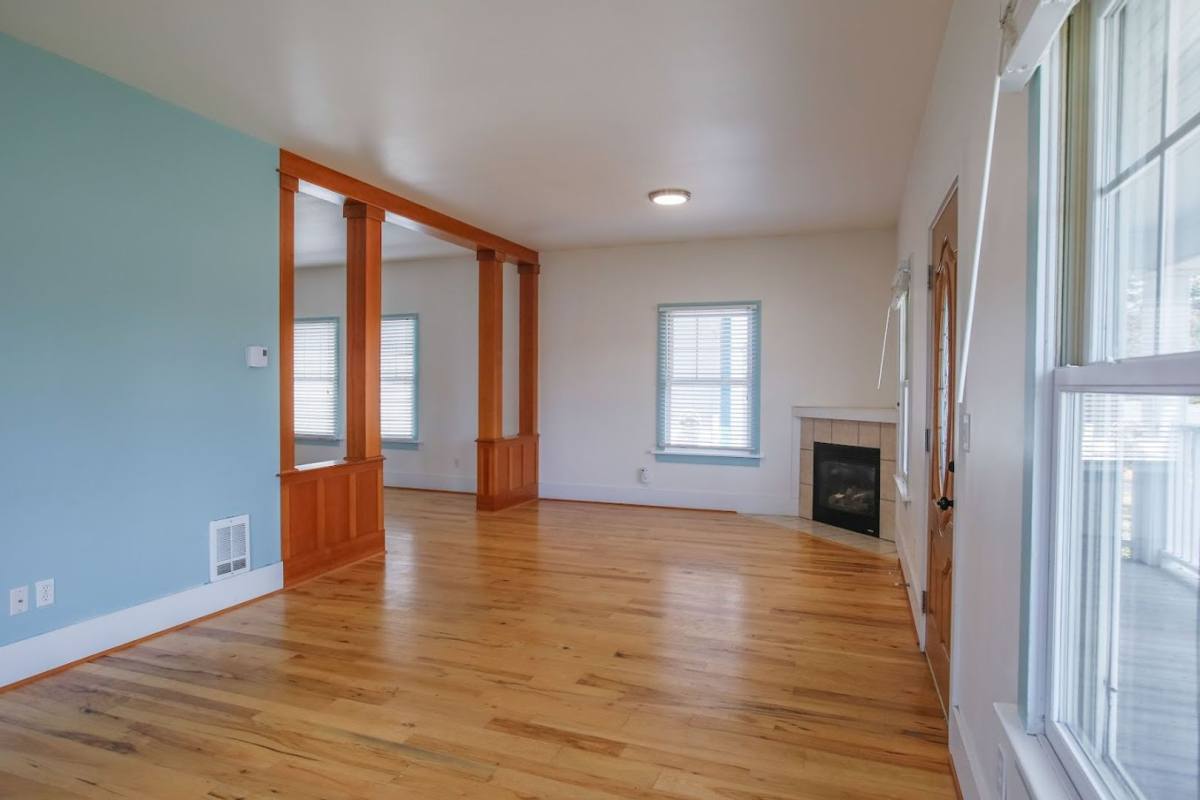 House for rent at 402 S Main St, Coupeville, WA 98239
