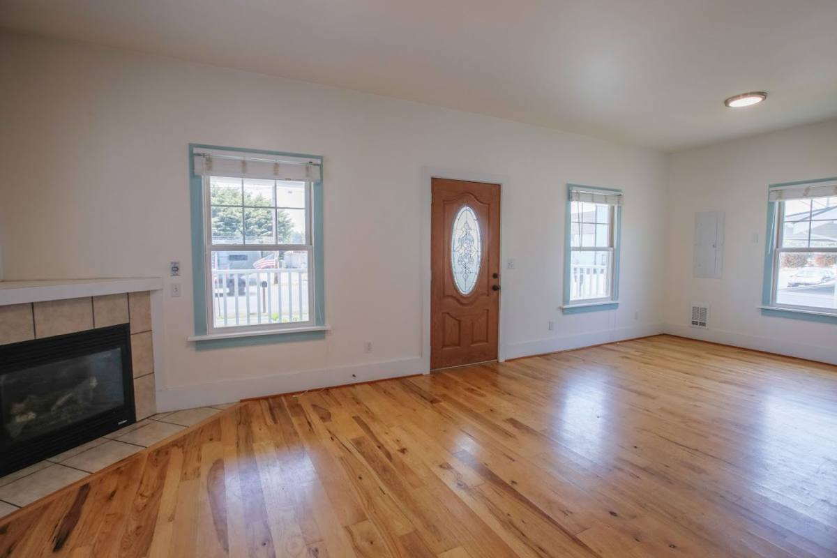 House for rent at 402 S Main St, Coupeville, WA 98239