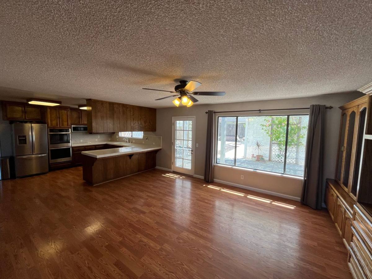 House for rent at 1090 Foxenwood Dr, Santa Maria, CA 93455