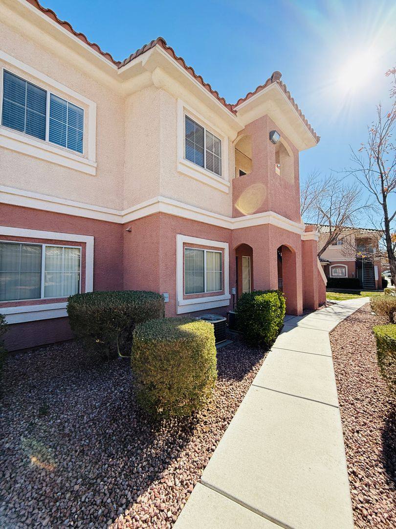 Condo for rent at 352 Pine Haven St, Las Vegas, NV 89144
