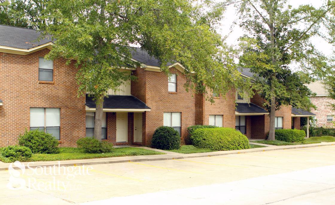 Townhouse for rent at 305 N39th Ave, Hattiesburg, MS 39401
