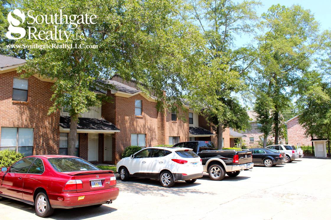 Townhouse for rent at 305 N39th Ave, Hattiesburg, MS 39401