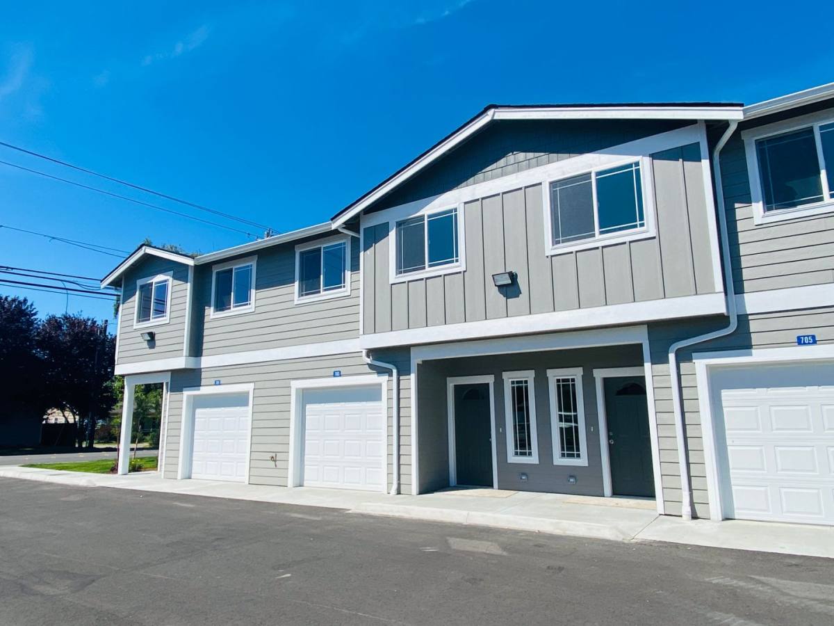 Apartment for rent at 701-707 Peterson Rd, Burlington, WA 98233