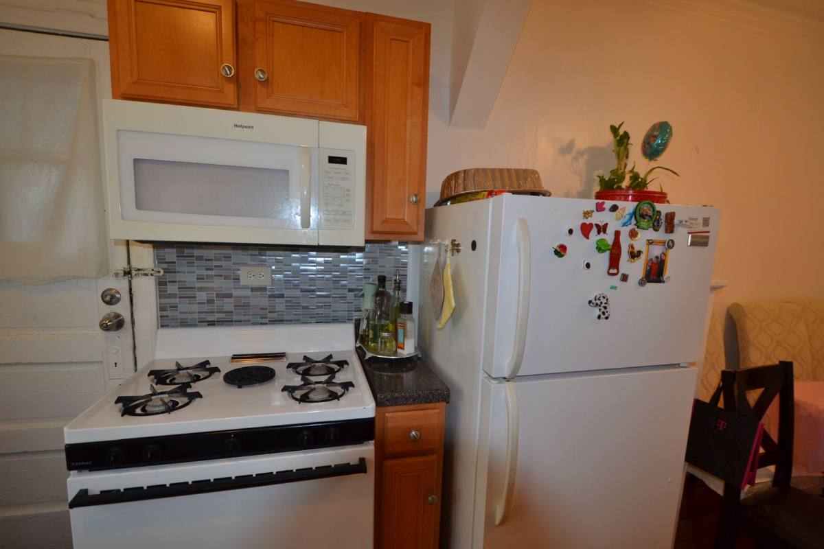 Apartment for rent at 3906 W Argyle #2A, Chicago, IL 60625