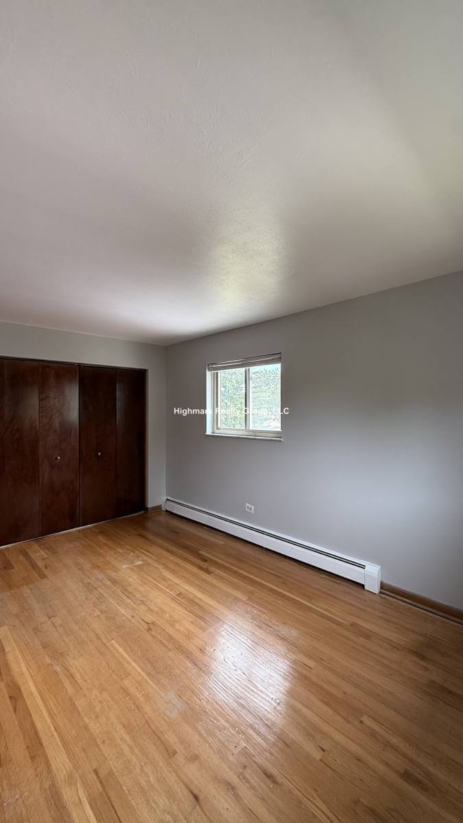 Apartment for rent at 1639 Oakwood Ave #304, Des Plaines, IL 60016
