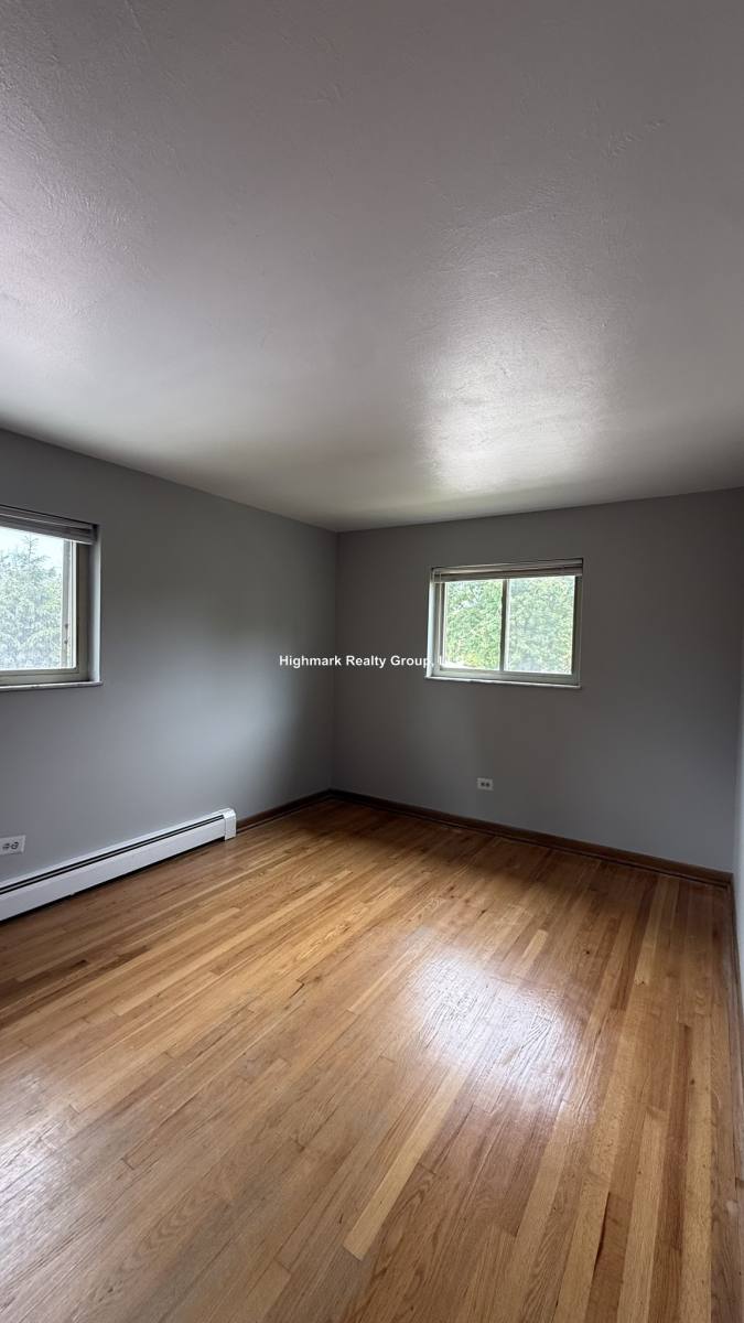 Apartment for rent at 1639 Oakwood Ave #304, Des Plaines, IL 60016