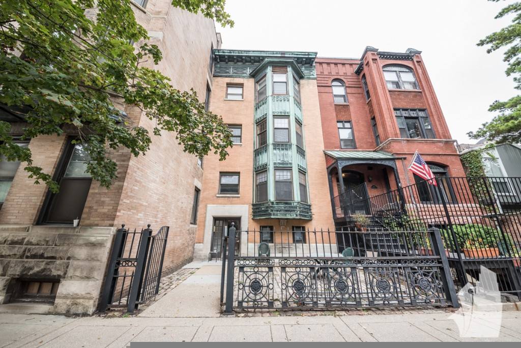 Apartment for rent at 356 W Dickens Ave #3, Chicago, IL 60614